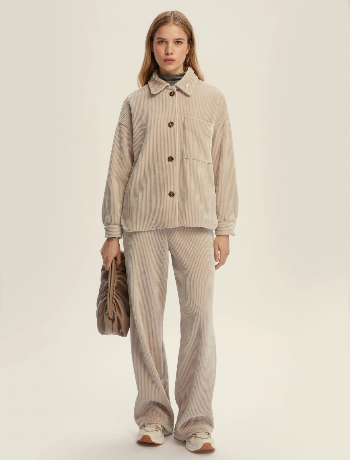 Γυναικείo Oversized ζέρσεϊ κοτλέ πουκάμισο - ΕΚΡΟΥ