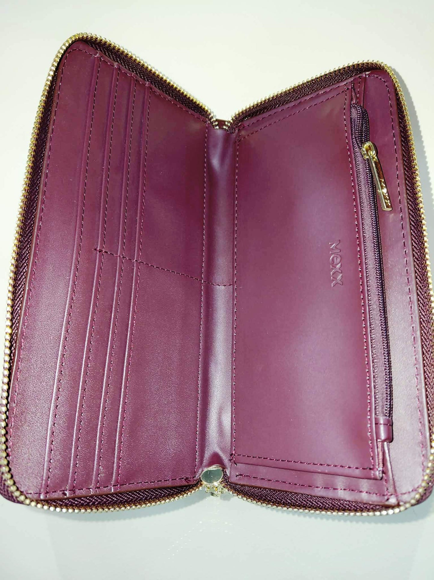 Γυναικείο πορτοφόλι καπιτονέ αποσπώμενο ασορτί λουράκι καρπού