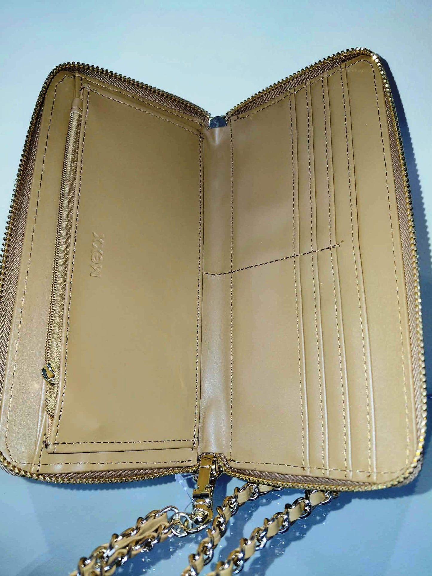 Γυναικείο πορτοφόλι καπιτονέ αποσπώμενο ασορτί λουράκι καρπού