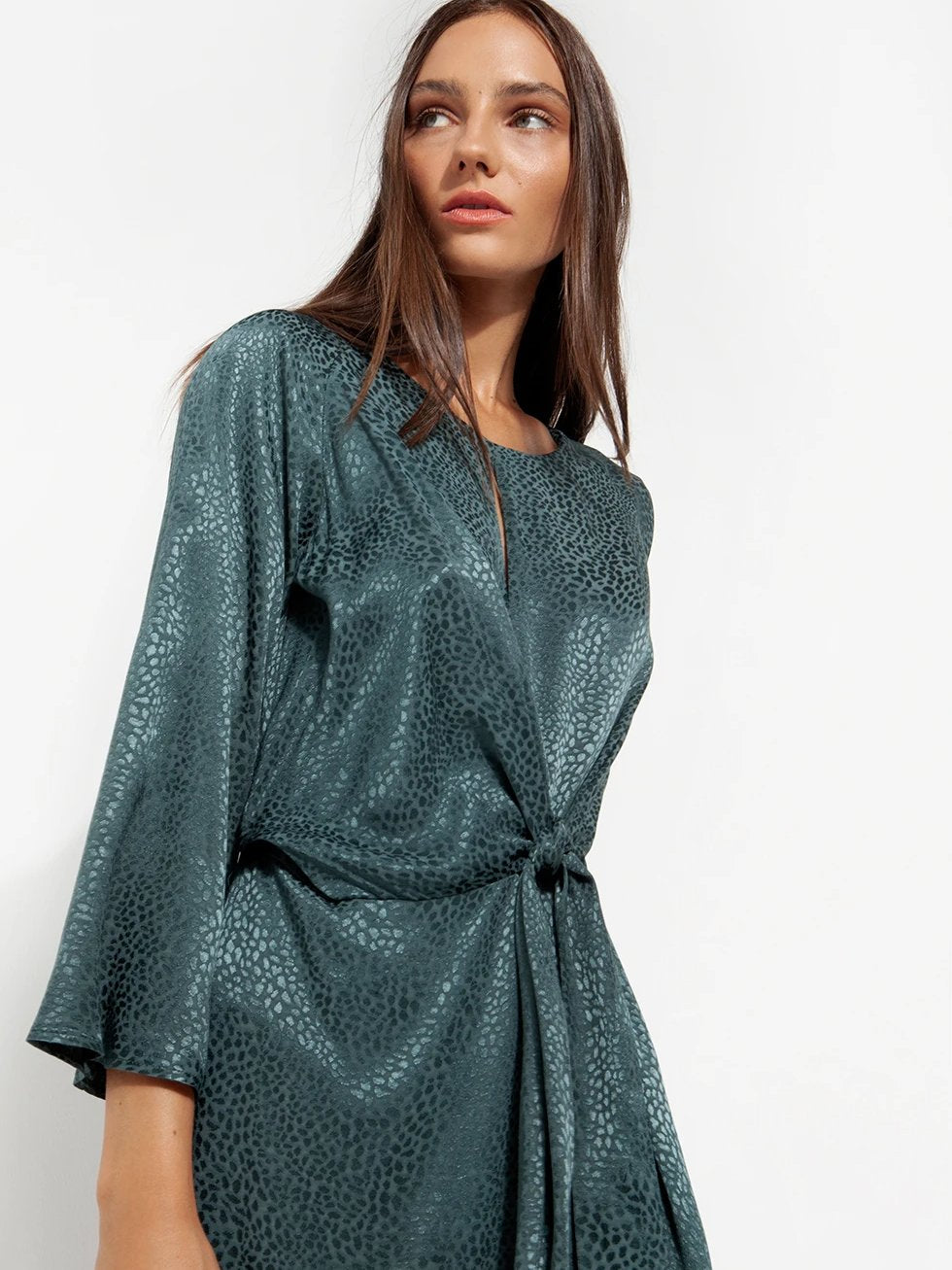 Ανάγλυφο φόρεμα φάκελος