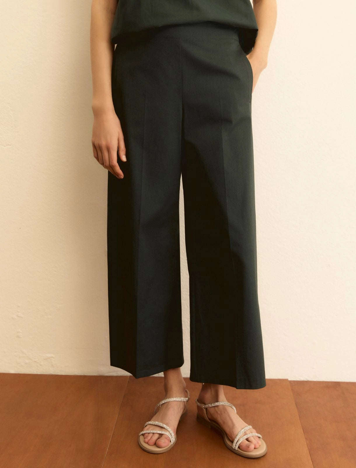 Γυναικείο Παντελόνι γκαμπαρντίνας σε ίσια γραμμή - ΣΚΟΥΡΟ ΠΡΑΣΙΝΟ