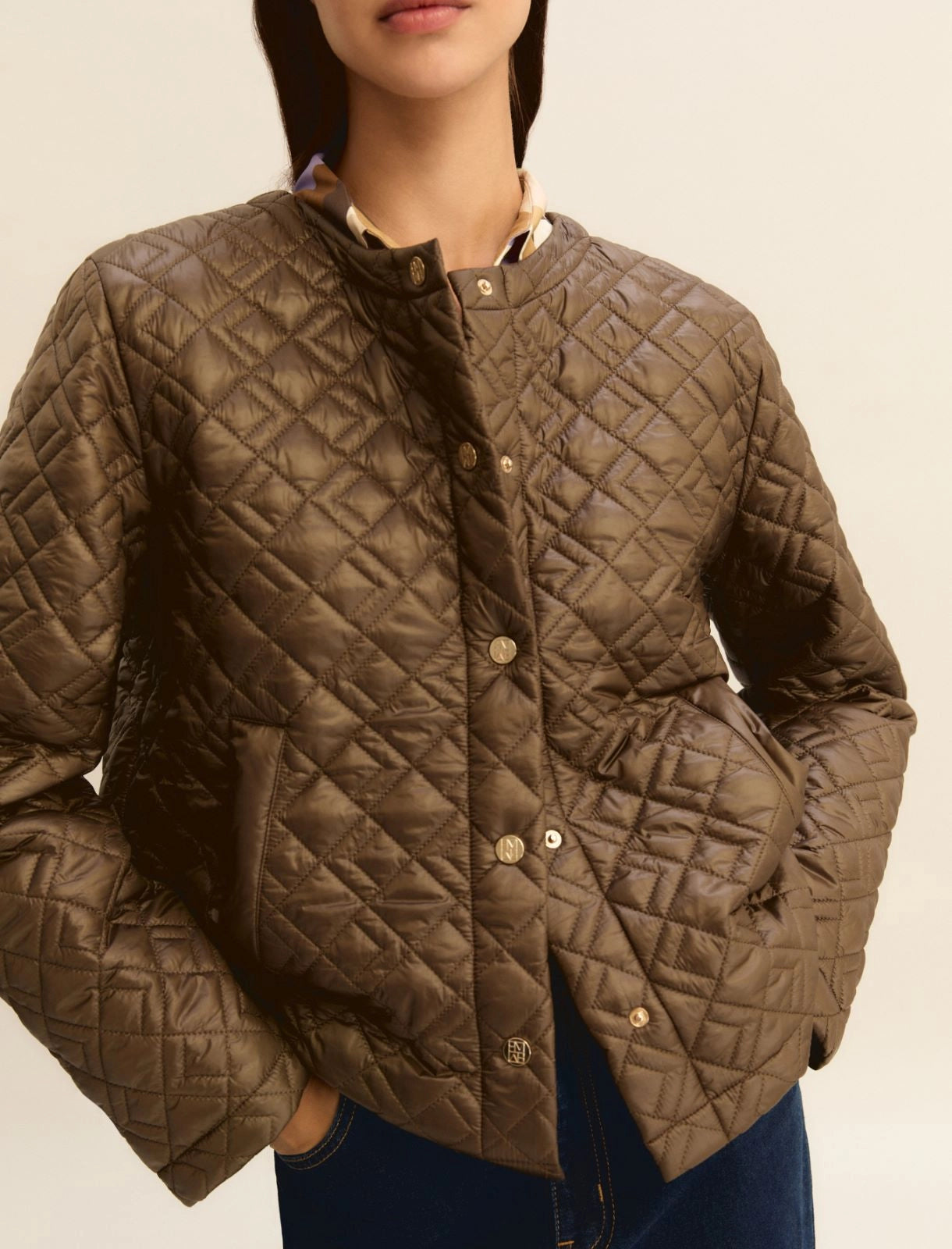 Γυναικείο Καπιτονέ μπουφάν από αδιάβροχο ύφασμα - BURNT BROWN-EMPPIROGA