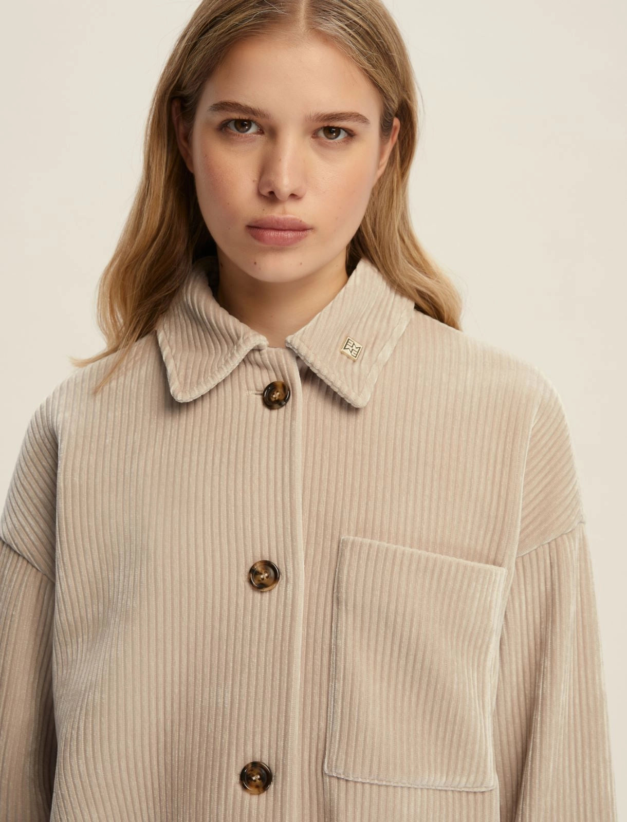 Γυναικείo Oversized ζέρσεϊ κοτλέ πουκάμισο - ΕΚΡΟΥ