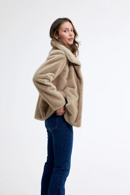 Γυναικεία Γούνα Εκρού