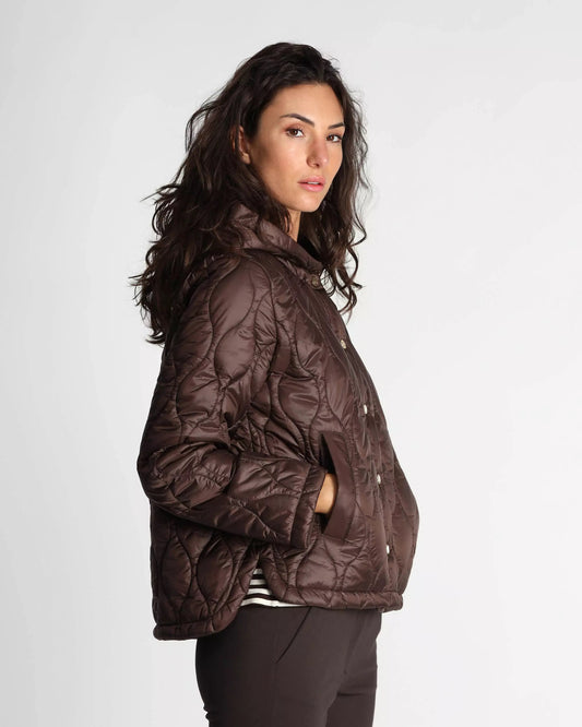 Γυναικείo Κοντό μπουφάν από αδιάβροχο καπιτονέ ύφασμα - ΚΑΦΕ