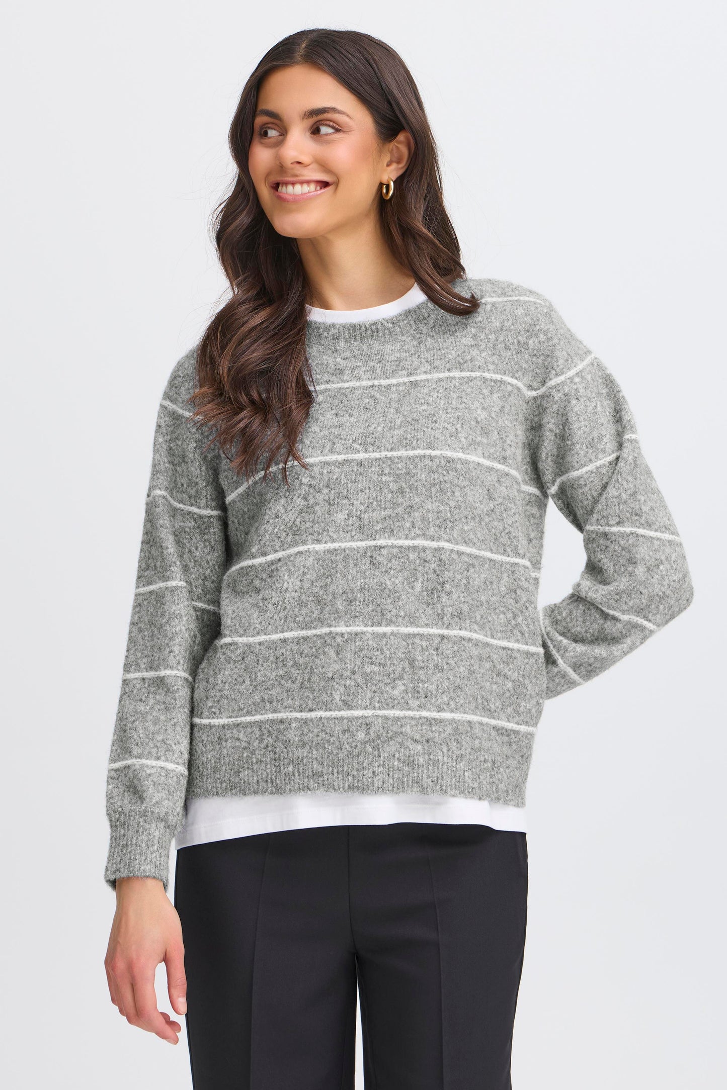 Γυναικείο πουλόβερ ριγέ-Γκρί
