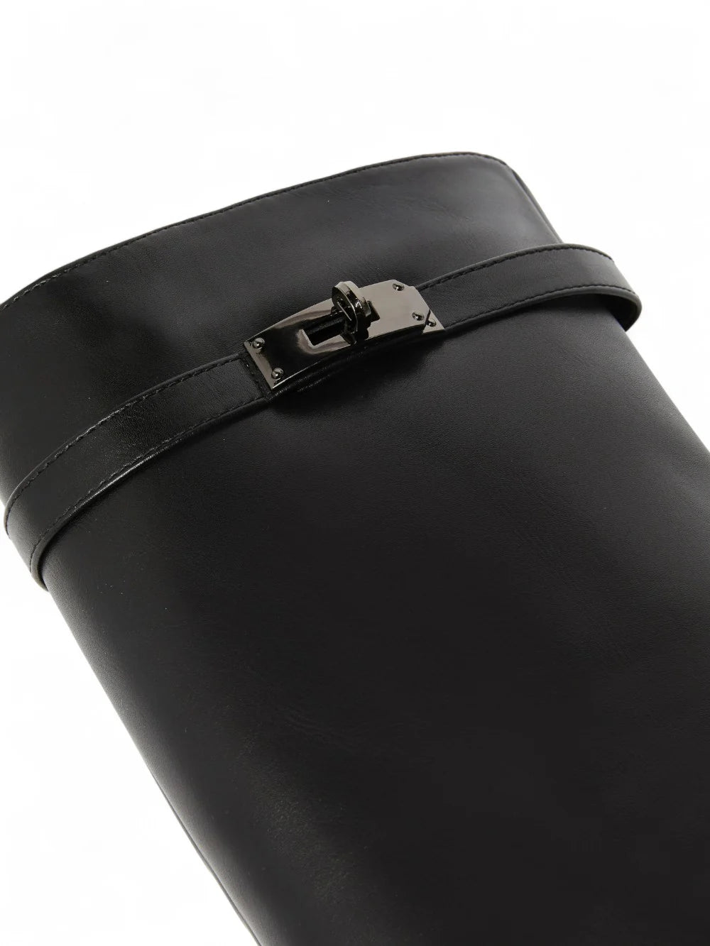 Γυναικεία μπότα με αγκράφα κόσμημα