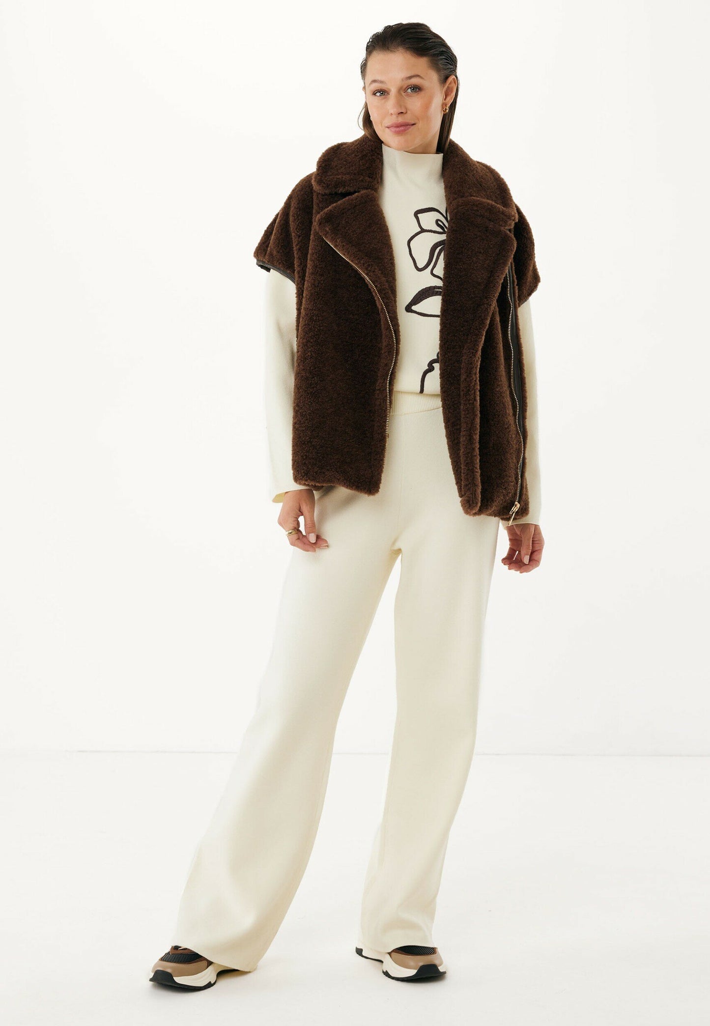 Γυναικείο σκούρο καφέ γιλέκο