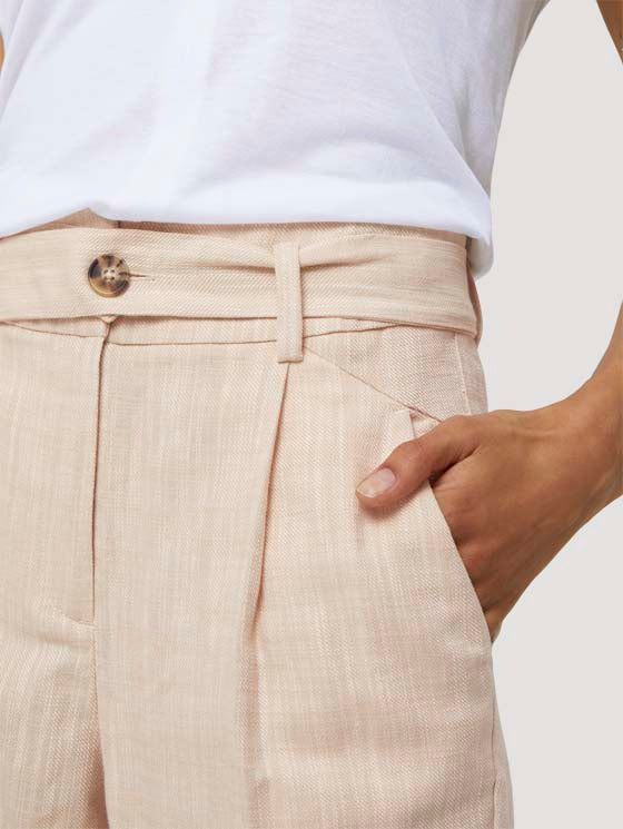 Παντελόνι με ζώνη