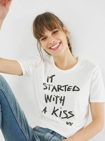 T-shirt it all started with a kiss