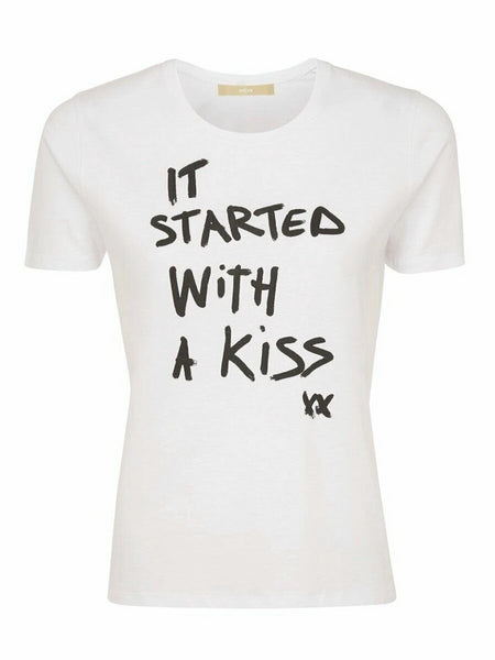 T-shirt it all started with a kiss
